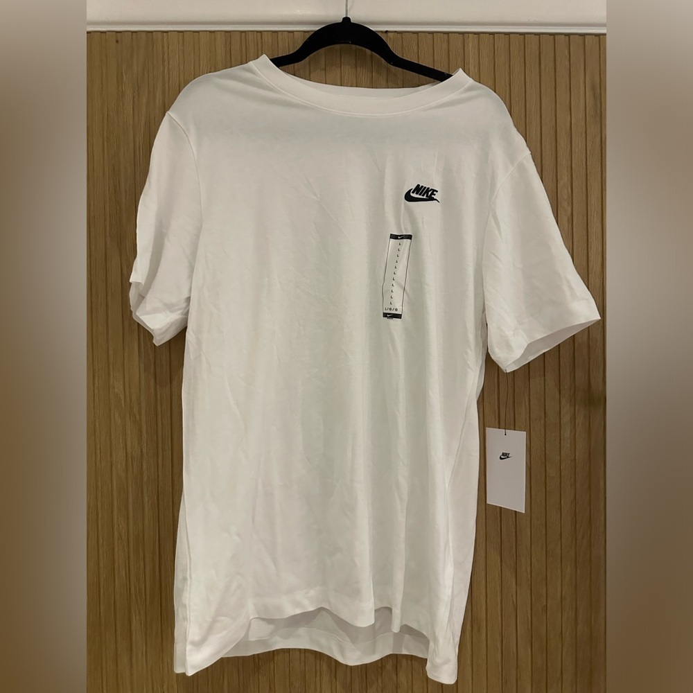 Nike sportswear white t shirt large new skating workout casual